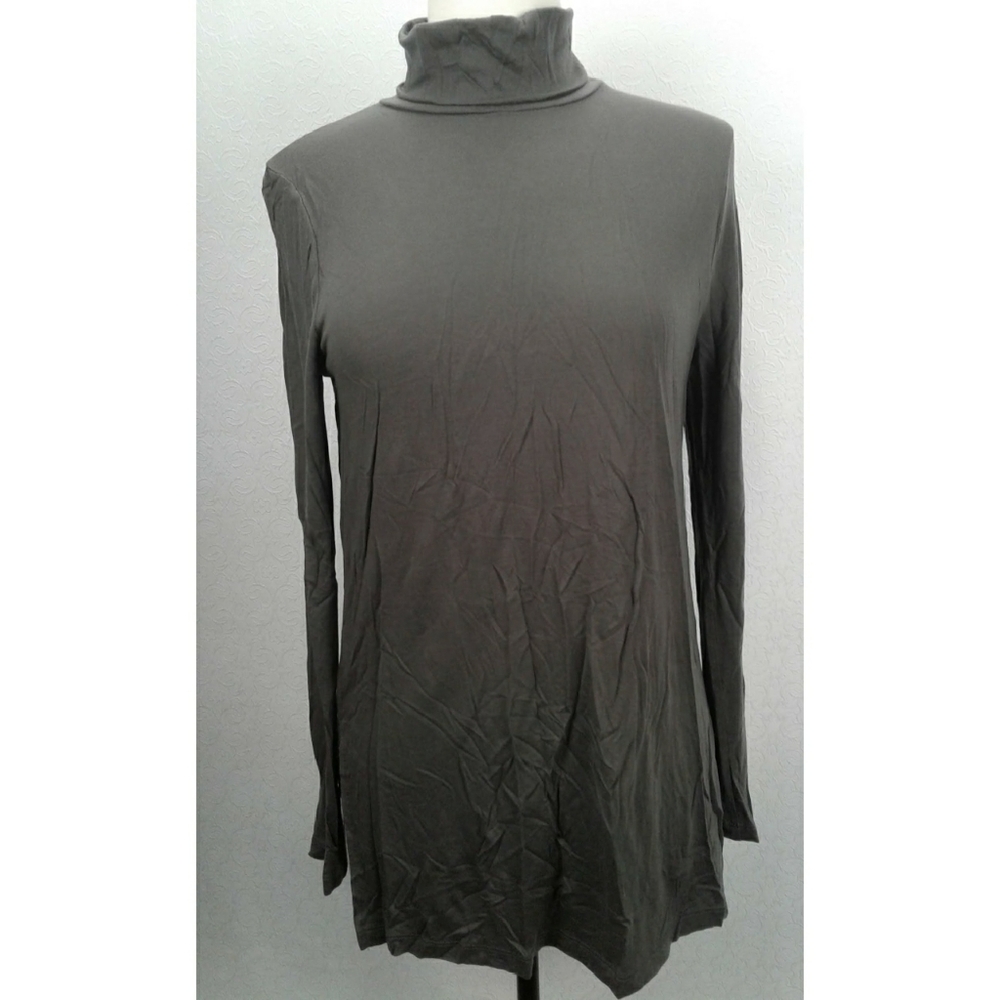 New without tag J.Crew Liocell Long side slit Turtleneck top Gray color size M